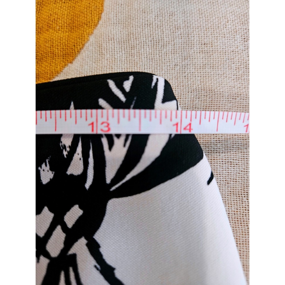 White House Black Market Floral Butterfly Pencil Skirt Black White Career Sz 4 - Picture 5 of 6